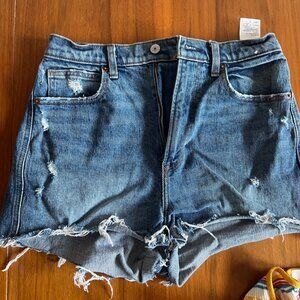 Abercrombie & Fitch The Mom short Ultra High Rise Size 26/2